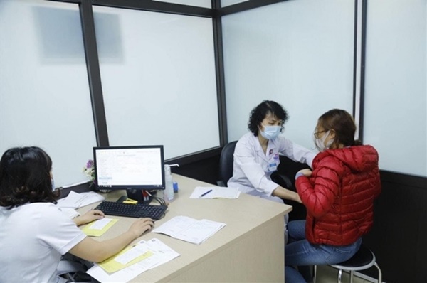 Bệnh nhân ung thư có nên tiêm vaccine COVID-19?-1