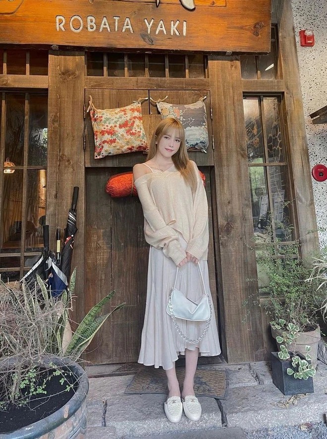 Thiều Bảo Trâm và 1001 kiểu mix đồ với giày trắng, vừa đơn giản vừa xứng danh bánh bèo sành điệu!-17