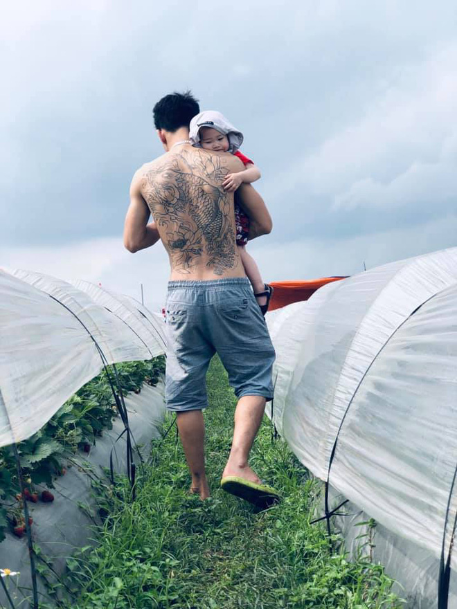 Những khoảnh khắc đời thường, ngọt ngào bên con gái của người hùng cứu sống bé gái rơi từ tầng 13-14