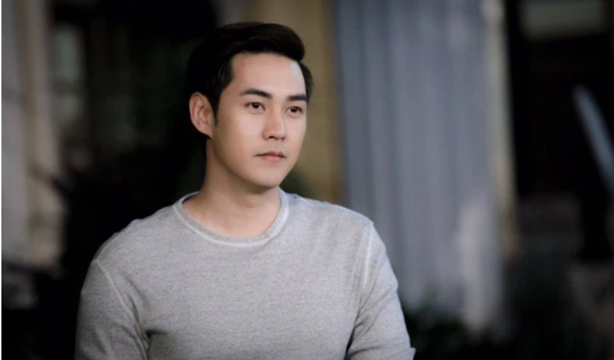 Mua nhẫn kim cương 200 triệu để cầu hôn lại vợ cũ nhưng khi đến thăm bố mẹ đẻ, anh ta phải chết đứng với thứ đặt trên bàn-2