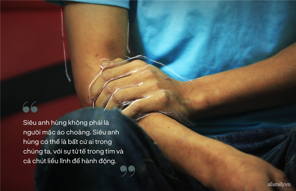 Em bé được cứu, bố chỉ nói 4 chữ Thế là được rồi”, nhưng đó là lời khen tuyệt vời nhất tôi từng nhận được-12