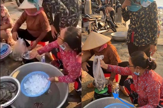 Khách 'bóc mẽ' chiêu cân điêu của tiểu thương