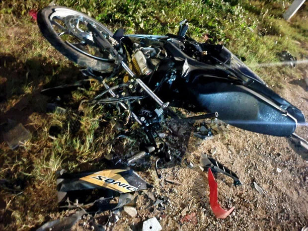 Lao vào xe container lúc rạng sáng, 2 anh em chết thảm-1