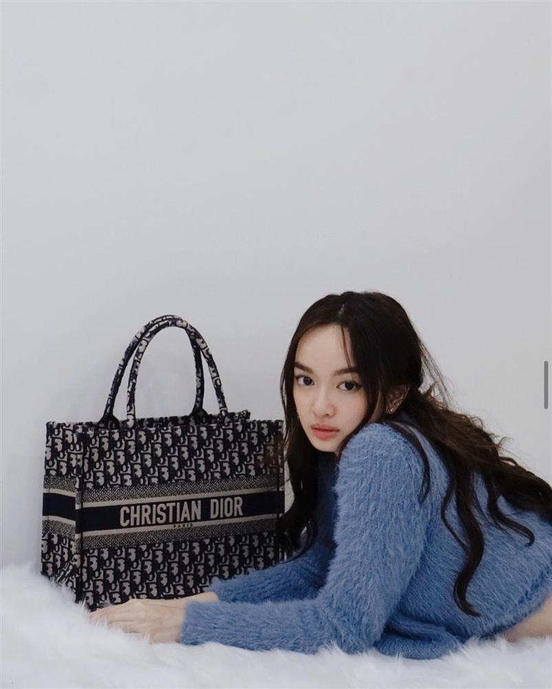 Đụng hàng set áo lông: Ngọc Trinh - Chi Pu khoe eo thon, Kaity hack dáng hiệu quả-7