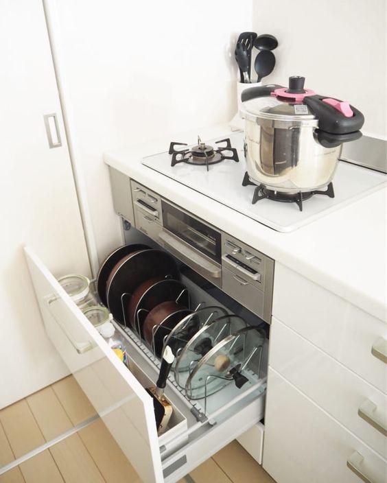 Trong nhà bếp, xoong nồi là thứ khó cất giữ nhất, nhưng nếu nắm bắt được hai điểm này, chúng sẽ được sắp xếp gọn gàng đến bất ngờ-3