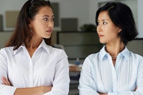 Mẹ chồng chê cháu gái như 