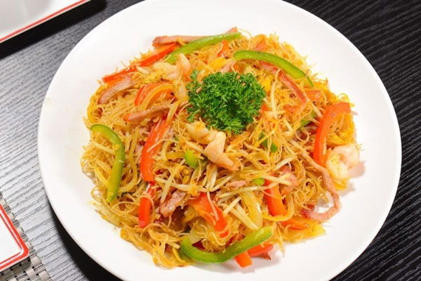 Đổi vị cho cả nhà với bún gạo xào Singapore siêu ngon-2