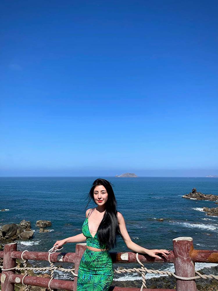 Tung ảnh mới nhất, hot girl bánh tráng trộn Đà Lạt khiến nhiều người ngỡ ngàng vì quá gợi cảm, 3 vòng chuẩn từng cen-ti-mét-5