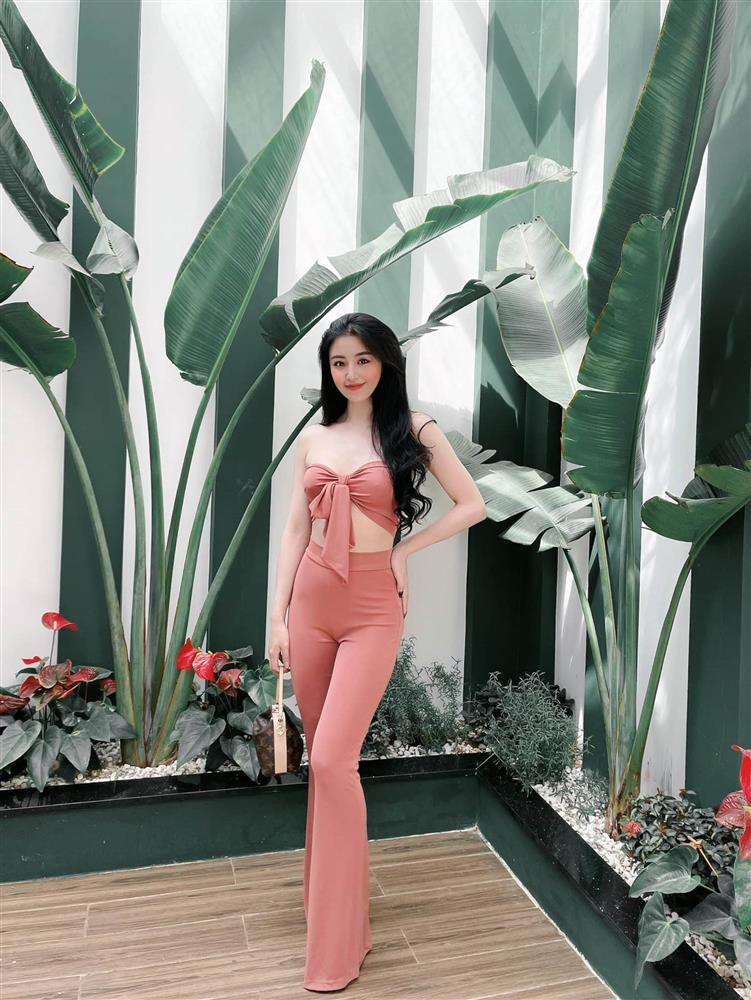 Tung ảnh mới nhất, hot girl bánh tráng trộn Đà Lạt khiến nhiều người ngỡ ngàng vì quá gợi cảm, 3 vòng chuẩn từng cen-ti-mét-7