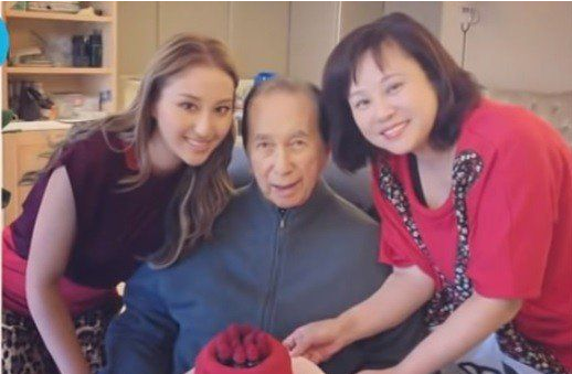 Vợ ba Vua sòng bài Macau đón sinh nhật 1 mình, con gái đăng ảnh cũ mừng tuổi mẹ khiến dân mạng xuýt xoa: Hà Hồng Sân si mê bà là đúng!-4