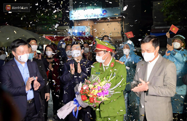 Hải Dương dỡ cách ly xã hội, người dân Chí Linh vui mừng hò reo sau 34 ngày chiến đấu với Covid-19-3