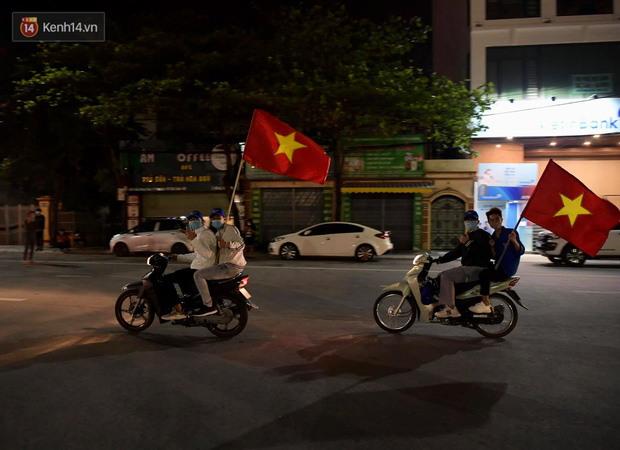 Hải Dương dỡ tách biệt xã hội, nhân dân Hà Nội thủ đô Chí Linh vui thì reo hò sau 34 ngày chiến đấu với Covid-19-10