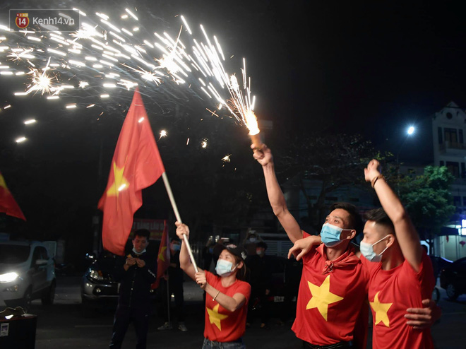 Hải Dương dỡ cách ly xã hội, người dân Chí Linh vui mừng hò reo sau 34 ngày chiến đấu với Covid-19-14