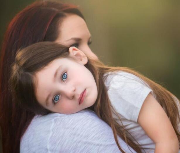 3 biểu hiện cho thấy trẻ bất an và thiếu tình thương”, đáng buồn là cha mẹ lại thường vui mừng vì nghĩ chúng có chỉ số EQ cao-1