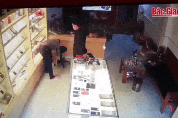 Nhóm thanh niên Hải Phòng gây phẫn nộ khi đăng clip ngược đãi động vật, sơn trắng cá sấu thành bạch tạng tiền tỷ để troll cho vui-8