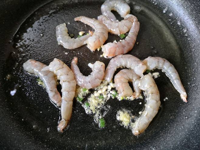 Tôm xào quá bình thường, thêm ngay thứ này giúp làm sạch ruột, giảm cân-6