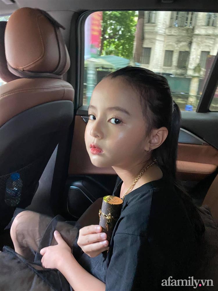 Bất ngờ với ngoại hình hiện tại của Hoa hậu nhí Việt Nam, nhìn đôi chân mà ngưỡng mộ cách nuôi dưỡng của mẹ-4