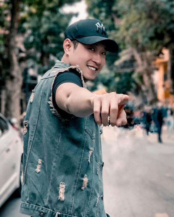 Hình ảnh và cuộc sống ngoại đời khác biệt của Hải bóng bẩy Mạnh Hưng trong Hướng dương ngược nắng-11