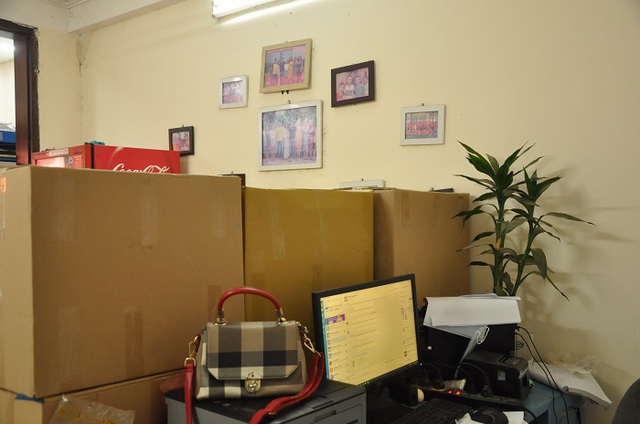 Khốn đốn vì Covid-19, nữ giám đốc đi buôn hoa quả, biến văn phòng thành kho chứa hàng-4