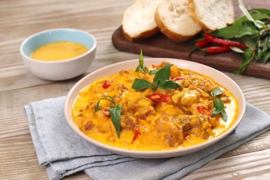 Mách chị em cách làm sụn gà sốt trứng muối: Dùng làm món chính hay món ăn vặt đều đi vào lòng người