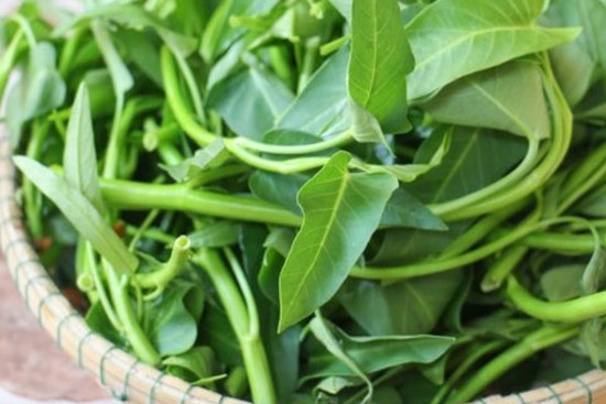 Cách chọn rau muống giòn ngon, không hóa chất