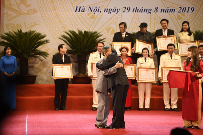 Nghệ sĩ Trần Hạnh: Danh hiệu NSND đến muộn ở tuổi 90 và lòng tự trọng quyết không xin-5