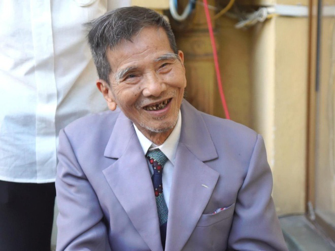 Xót xa những hình ảnh cuối đời của NSND Trần Hạnh: Tuổi già sức yếu nhưng vẫn cười lạc quan, vẫn cống hiến hết mình!-10