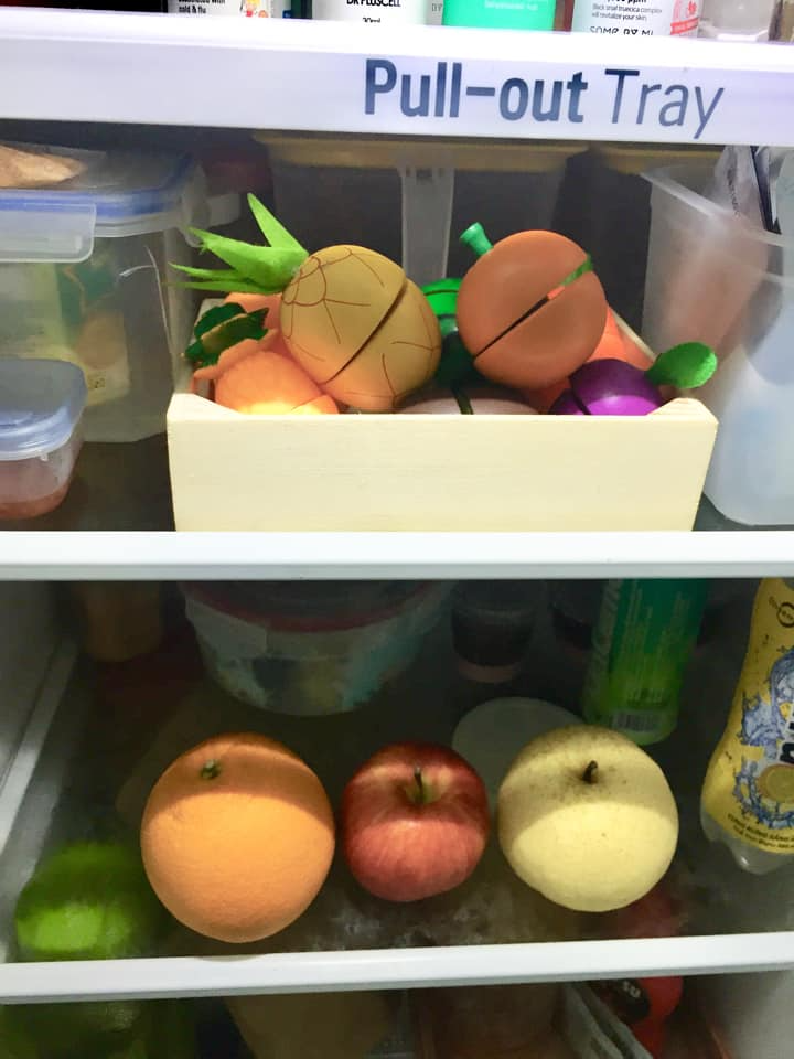 Vừa mở cửa tủ lạnh, mẹ không thốt lên lời vì thấy con trai đem thứ này để vào trong, câu chuyện sau đó khiến dân tình cười bể bụng-3