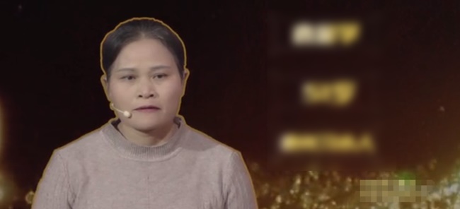 Bà mẹ lên truyền hình tố cáo các con ruồng rẫy mình, ai ngờ cô con gái bình thản kể lại 1 chuyện khiến cả trường quay chết lặng-2