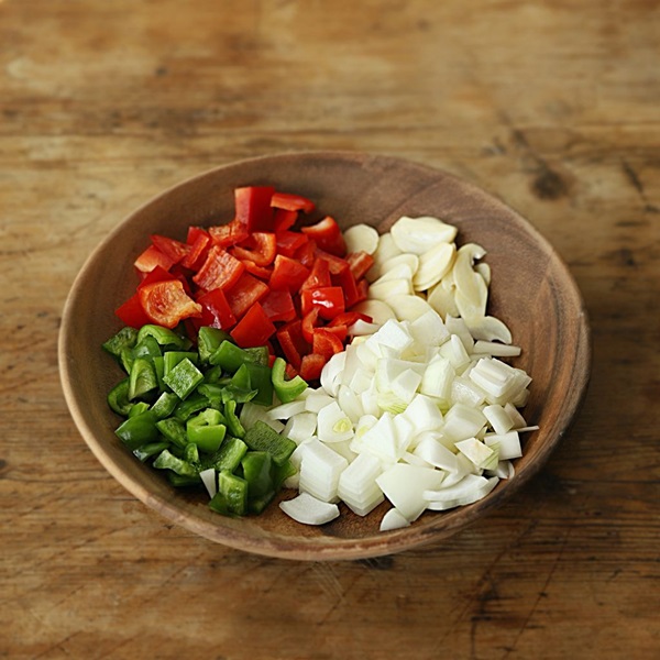 Mách chị em cách làm cơm cà ri đậu phụ, bữa ăn chay thơm ngon lành mạnh nhất là đây-4