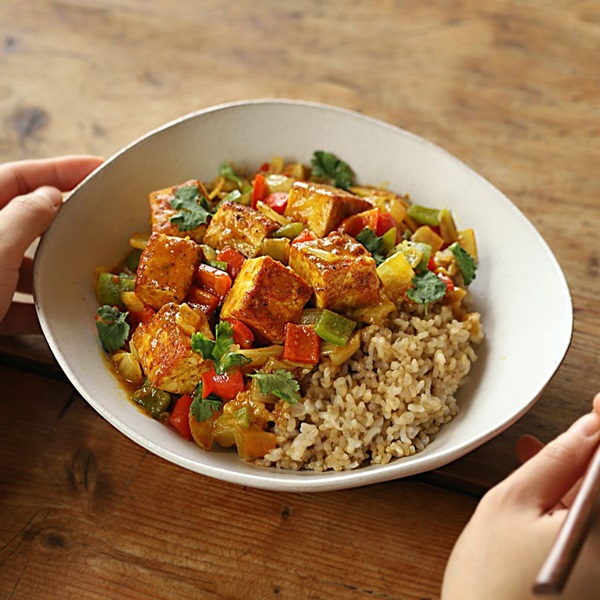 Mách chị em cách làm cơm cà ri đậu phụ, bữa ăn chay thơm ngon lành mạnh nhất là đây-9