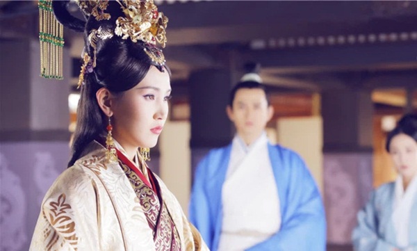 Vị Hoàng hậu hoàn mỹ nhất lịch sử Trung Hoa: Tài sắc vẹn toàn, khắc chồng khắc con nhưng phò tá 6 vị Hoàng đế, cứu giữ 1 triều đại-2