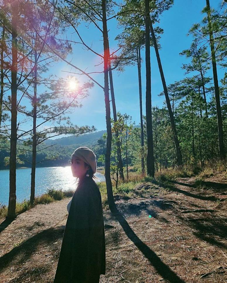 Xuýt xoa không thôi với loạt ảnh du lịch cực chill của Mi Vân: Style đơn giản nhưng nhan sắc mẹ bỉm vẫn đỉnh quá!-4