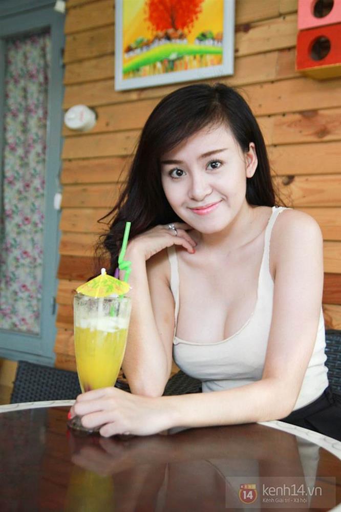 Sau 8 năm, bà Tưng mới lý giải nguồn gốc chiếc áo 2 dây sexy trong loạt ảnh được share khắp cõi mạng-3