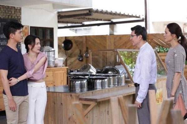 Tăng ca về muộn đã thấy một người phụ nữ lạ mặt chờ sẵn, tôi bất ngờ với thân phận và càng choáng váng trước lời đề nghị của chị ta-2