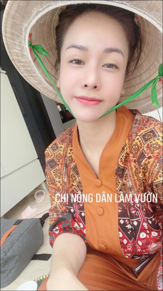 Biệt thự triệu đô hoành tráng của Nhật Kim Anh: Bốn mùa ngập tràn hoa tươi từ nhà ra ngõ-4