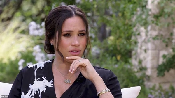 Meghan Markle chính thức tuyên chiến với hoàng gia Anh trong đoạn clip mới, chỉ nói đúng một câu nhưng khiến nhà chồng phải chao đảo-2