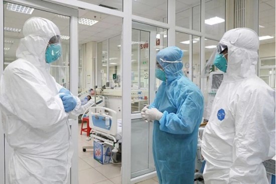Bộ Y tế thông tin ca mắc COVID-19 nguy kịch, xét nghiệm nhiều lần âm tính rồi dương tính