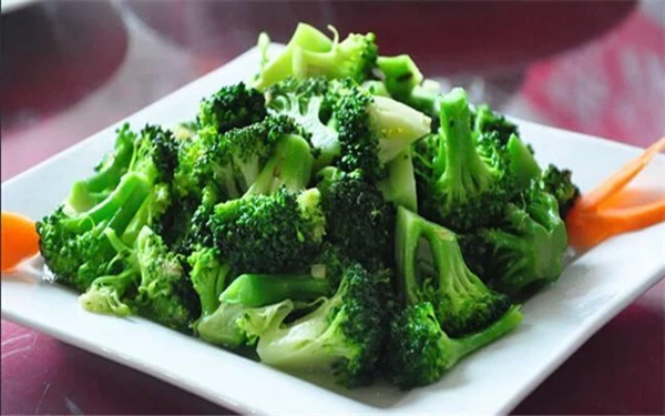 Bị nhồi máu não và ung thư thận, sau hơn 15 năm vẫn khỏe mạnh, bác sĩ 98 tuổi ở Trung Quốc chia sẻ 2 bí quyết sống khỏe-2