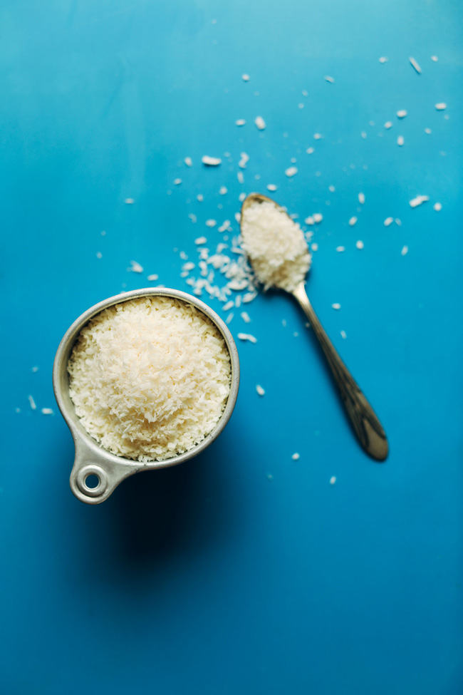 Tăng Thanh Hà thường xuyên dùng bơ dừa để ăn với bánh mì và đây là cách để chúng ta tự làm loại bơ này-3