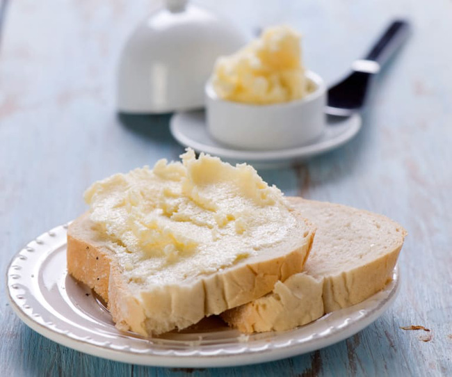 Tăng Thanh Hà thường xuyên dùng bơ dừa để ăn với bánh mì và đây là cách để chúng ta tự làm loại bơ này-11
