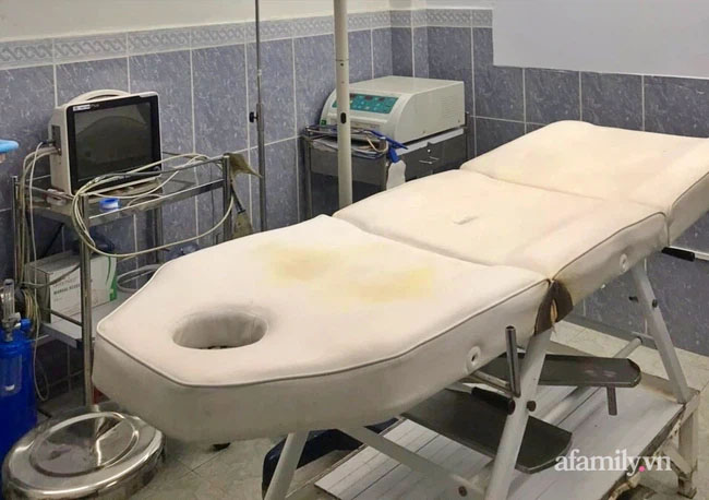 TP.HCM: 2 bác sĩ Trung Quốc tháo chạy khỏi phòng khám khi phát hiện đoàn thanh tra, để lại bệnh nhân đang cắt bao quy đầu-3