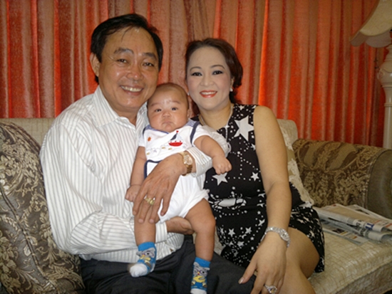 Từ lâu bà Phương Hằng - vợ ông Dũng lò vôi đã chọn người thừa kế khối tài sản khổng lồ, cậu bé khi ấy mới tròn 1 tuổi và lý do đằng sau khiến ai cũng bất ngờ-8