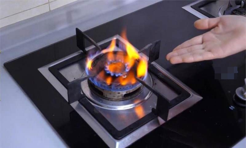 Bếp gas có ngọn lửa đỏ là mạnh hay yếu? 90% mọi người không biết đáp án-1