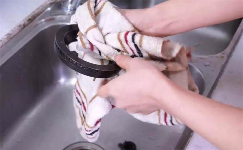 Bếp gas có ngọn lửa đỏ là mạnh hay yếu? 90% mọi người không biết đáp án-6