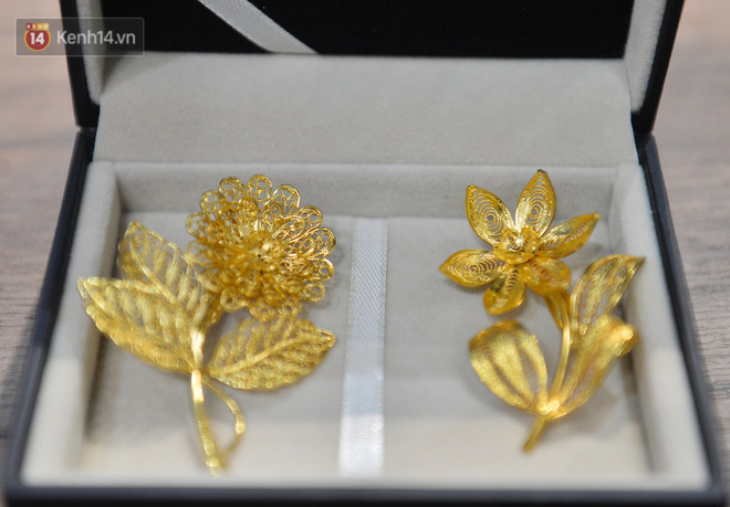 Cận cảnh hoa hồng đúc vàng giá 330 triệu đồng được đại gia Hải Phòng mua làm quà tặng ngày 8/3-17