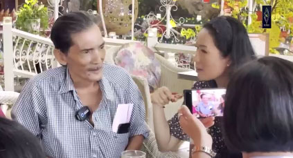 NS Thương Tín tự lái xế hộp hơn 400 triệu được tặng sau khi ra viện, hình ảnh gặp khó khăn khi mới sử dụng gây lo lắng!-5