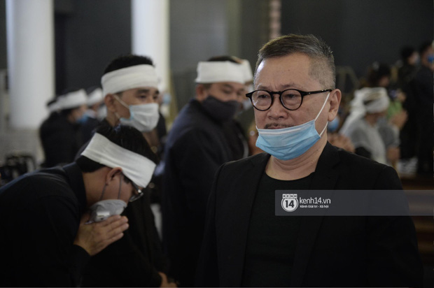 Tang lễ cố NSND Trần Hạnh: Gia quyến bật khóc, NS Công Lý và dàn nghệ sĩ ngậm ngùi tiễn biệt người quá cố-12