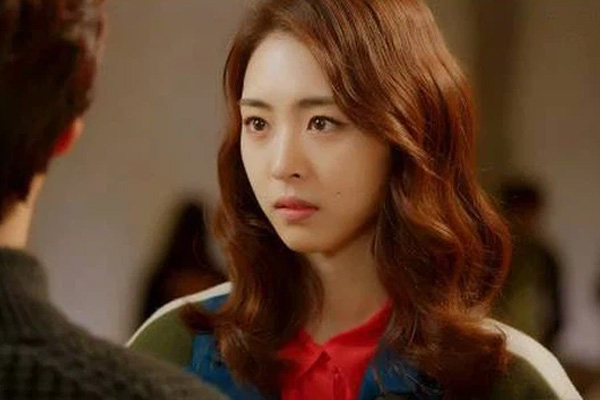 Ngày 2 gia đình gặp gỡ, không khí đang vui vẻ nhưng vừa nghe xong số tiền thách cưới thì bố mẹ tôi tái mét mặt mày-1