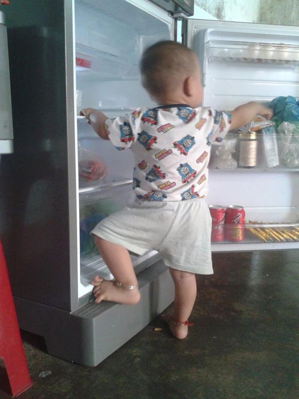 Mẹ trẻ lên mạng cầu cứu vì con tối ngày mở tủ lạnh, ngờ đâu nhiều nhà còn chịu cảnh khủng khiếp hơn mà chỉ biết bó tay bất lực-4